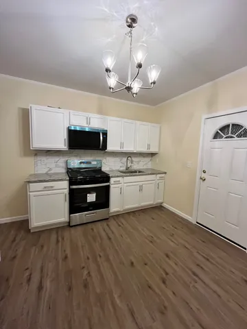 $369,900 | 141 Greenfield Street, Hartford, CT 06112