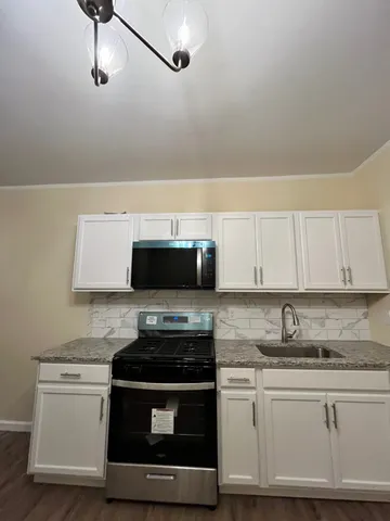 $369,900 | 141 Greenfield Street, Hartford, CT 06112