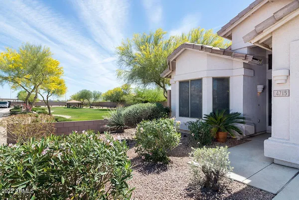 $2,400 | 4715 East Briarwood Terrace, Phoenix, AZ 85048