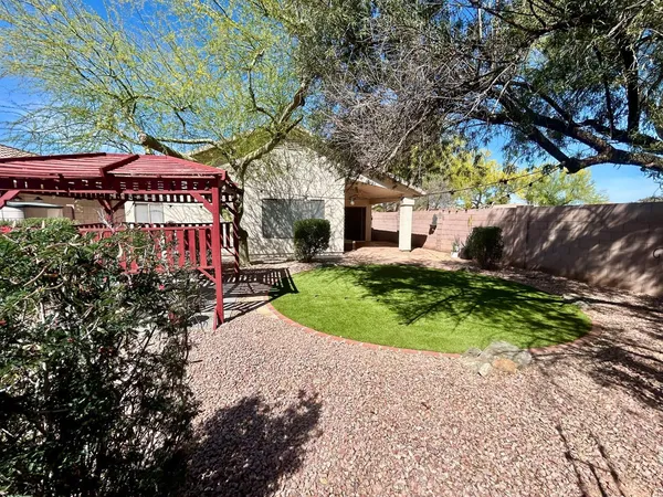 $2,400 | 4715 East Briarwood Terrace, Phoenix, AZ 85048