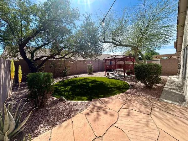 $2,400 | 4715 East Briarwood Terrace, Phoenix, AZ 85048