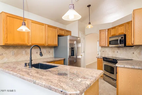 $2,400 | 4715 East Briarwood Terrace, Phoenix, AZ 85048
