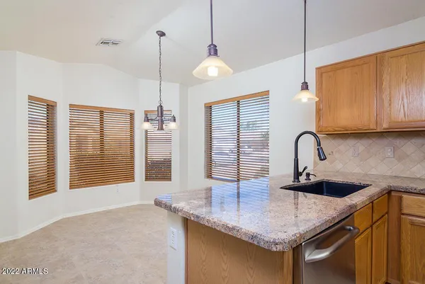 $2,400 | 4715 East Briarwood Terrace, Phoenix, AZ 85048
