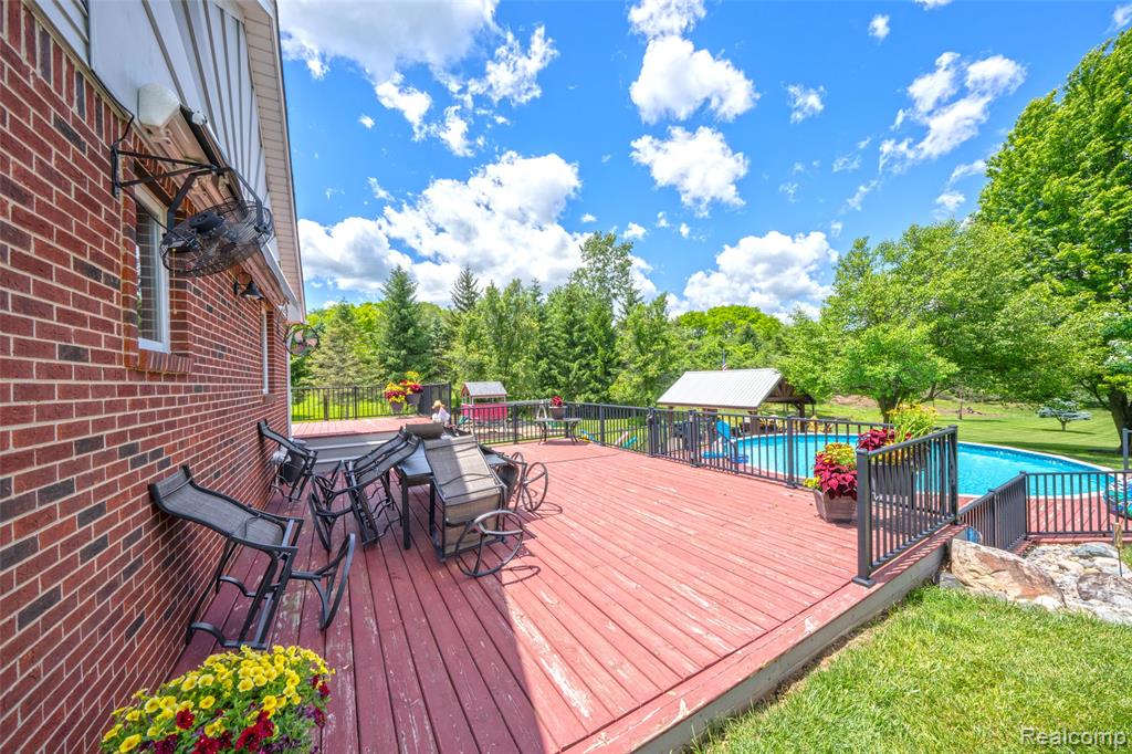5233 Crawford Road Dryden, MI 48428 - Photo 10 of 95