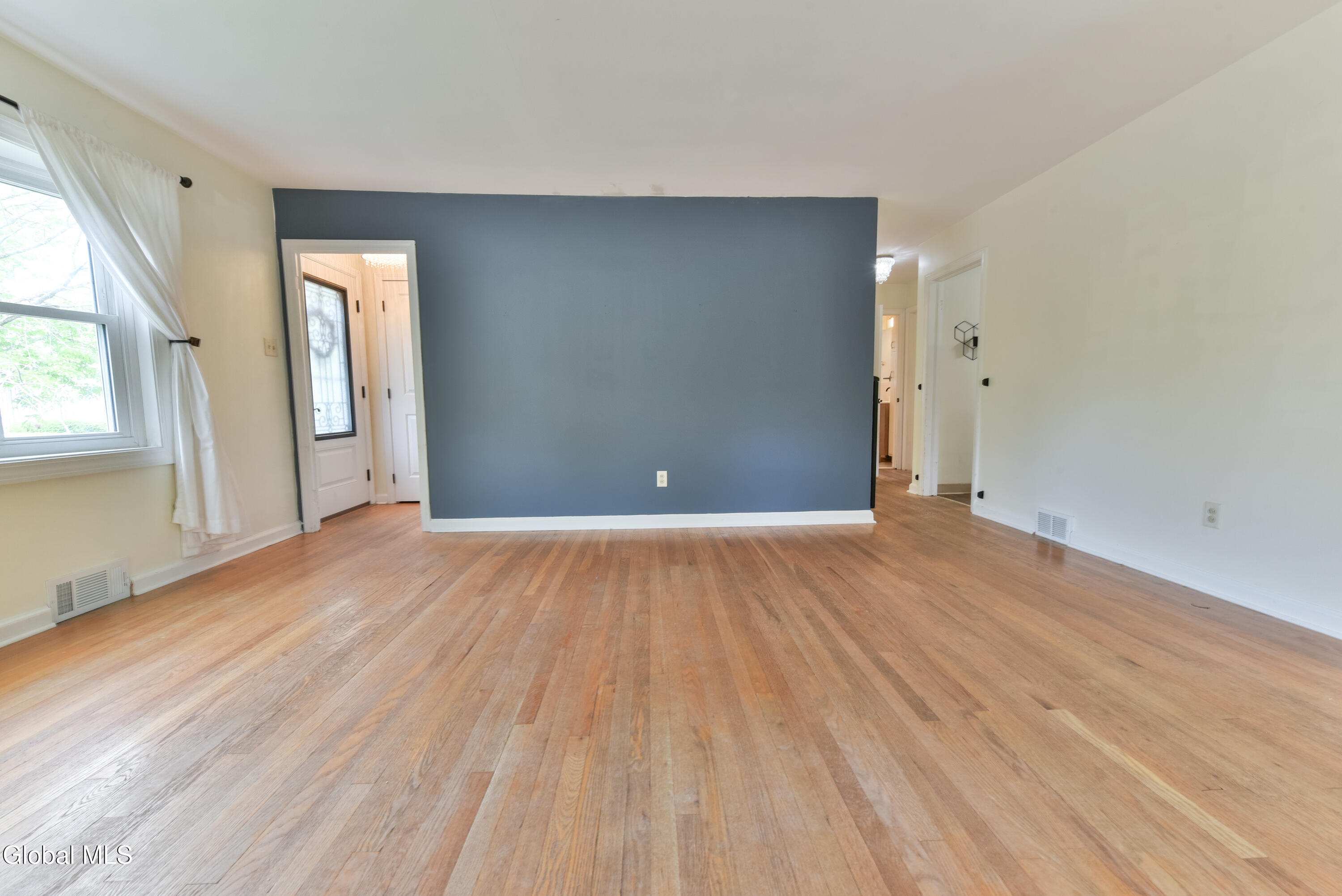 1702 Lenox Road Schenectady, NY 12308 - Photo 11 of 64 11