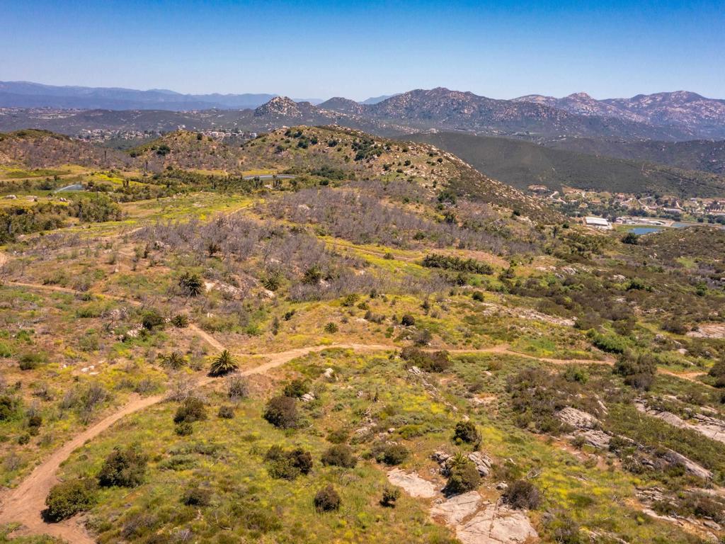 214 Creelman Lane Ramona, CA 92065 - Photo 20 of 38 a view of a city with mountain
