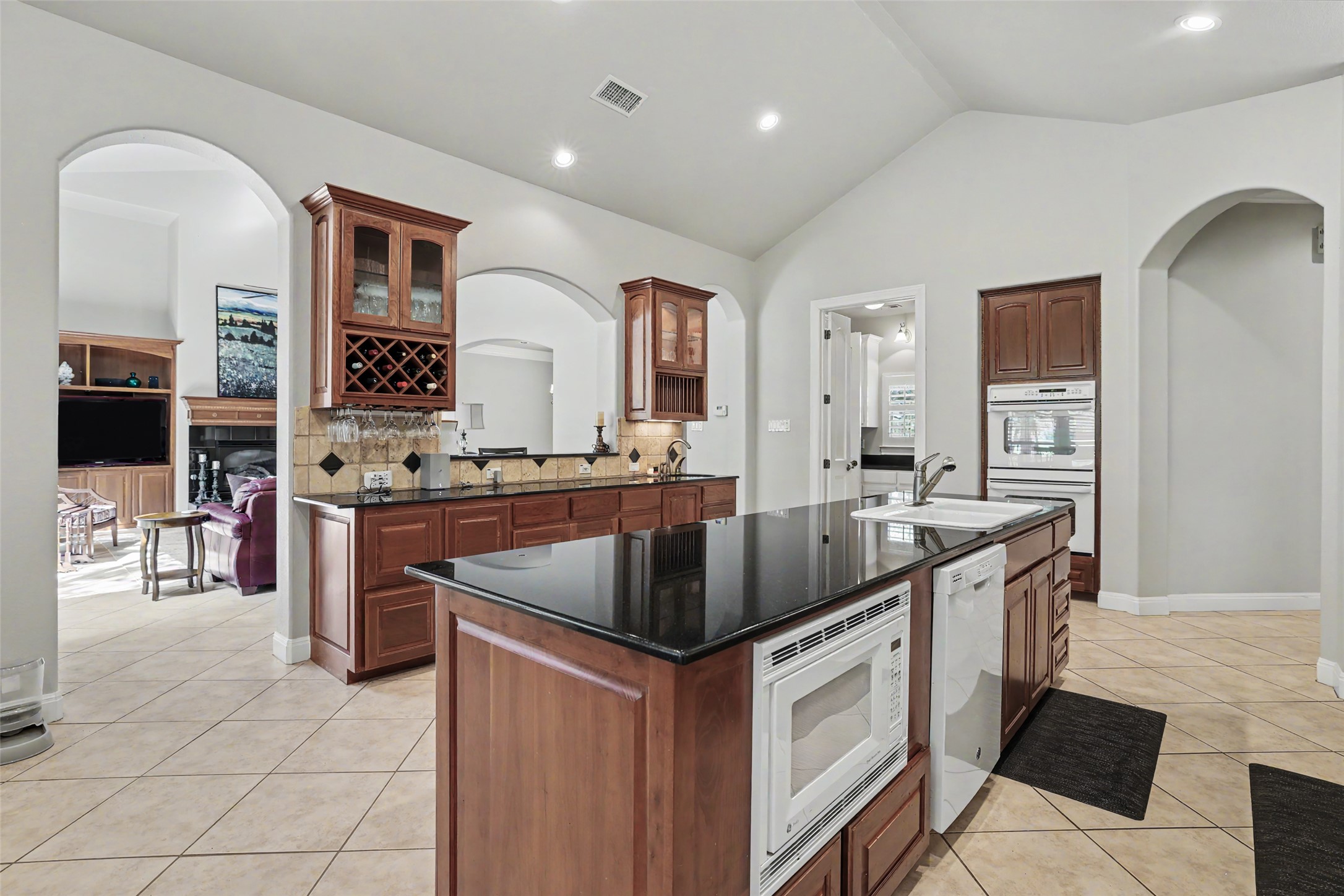 33 Meadows End Georgetown, TX 78628 - Photo 12 of 40