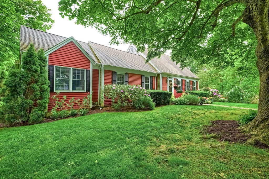214 Park Avenue Barnstable, MA 02632 - Photo 5 of 42 a view of backyard of a house