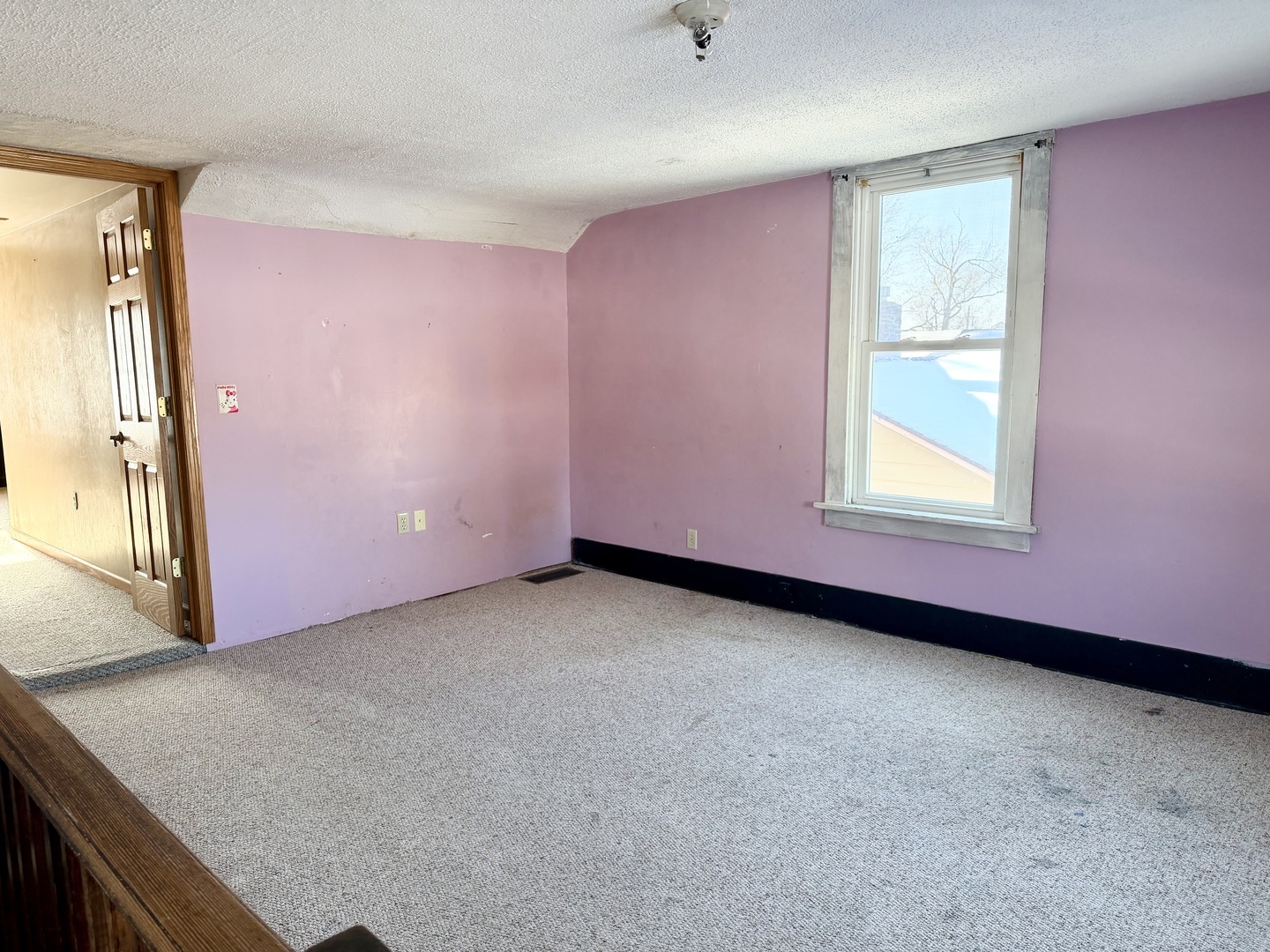 1429 Phelps Street Ottawa, IL 61350 - Photo 15 of 27 an empty room with windows
