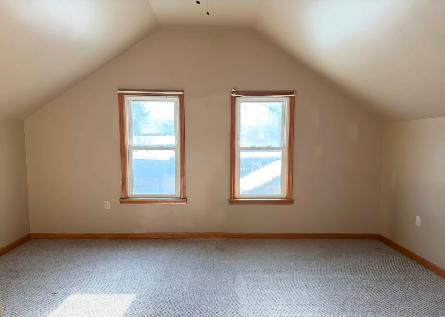 1429 Phelps Street Ottawa, IL 61350 - Photo 17 of 27 an empty room with windows