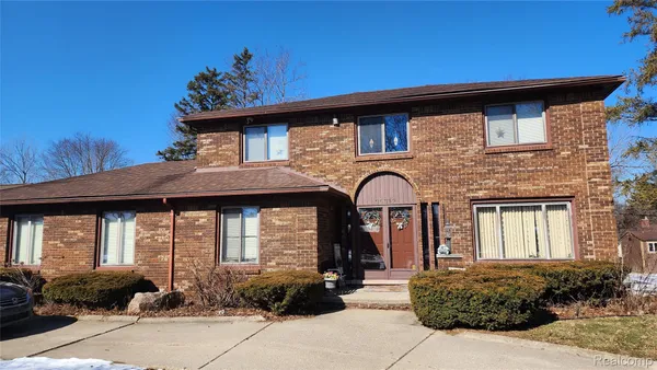$425,000 | 35312 Northmont Drive, Farmington, MI 48331