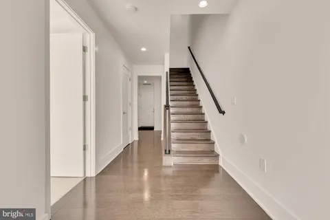 $1,374,900 | 142 Winsome Circle, Bethesda, MD 20814