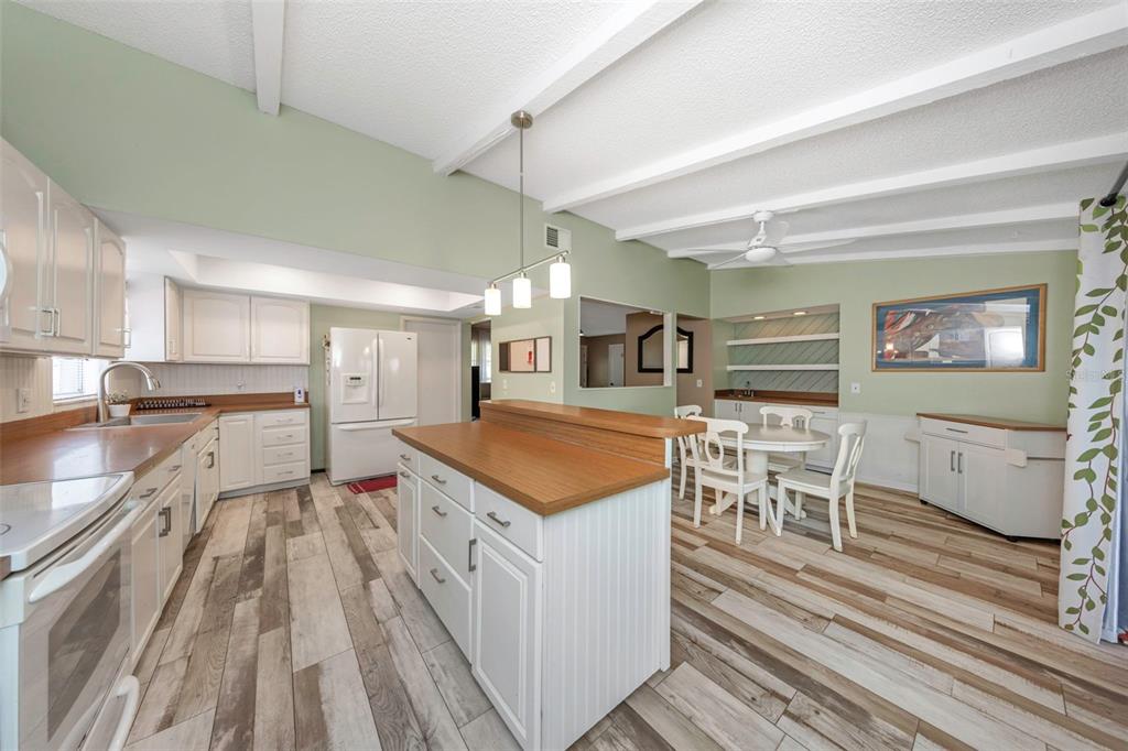 17704 Rivendel Road Lutz, FL 33549 - Photo 3 of 21 Gallery Image 3