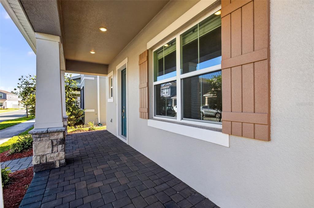 810 MIDDLETON Street DeBary, FL 32713 - Photo 5 of 52 a view of an entryway with a house
