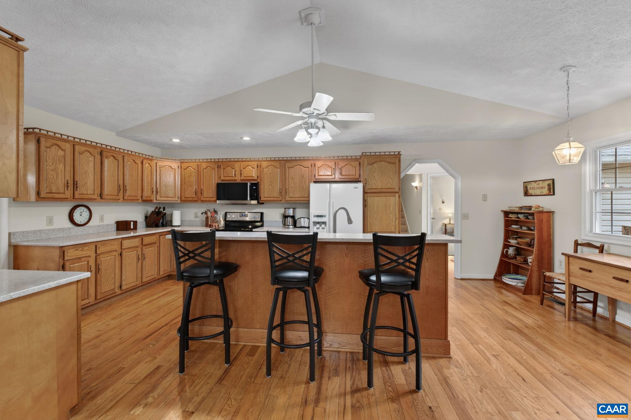 15405 Madison Run Road Gordonsville, VA 22942 - Photo 10 of 40 Breakfast Bar Seating
