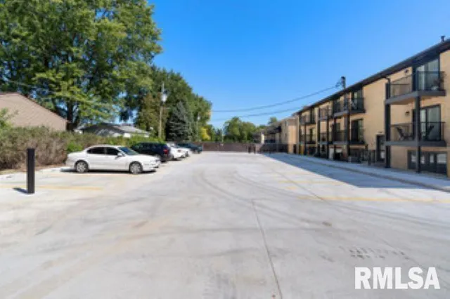 a car parked in front of a building