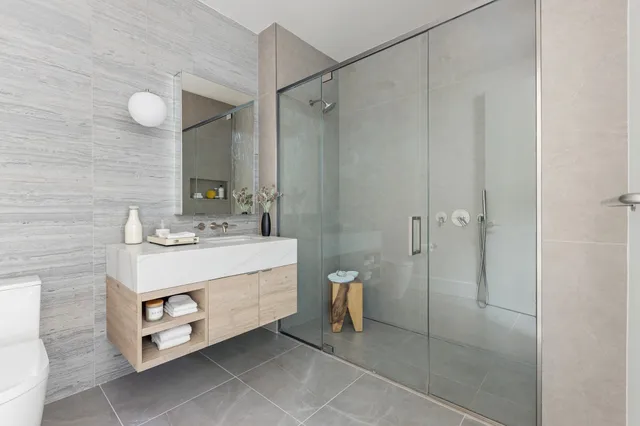 $1,795,000 | 517 West 29th Street, Unit 5H | Chelsea