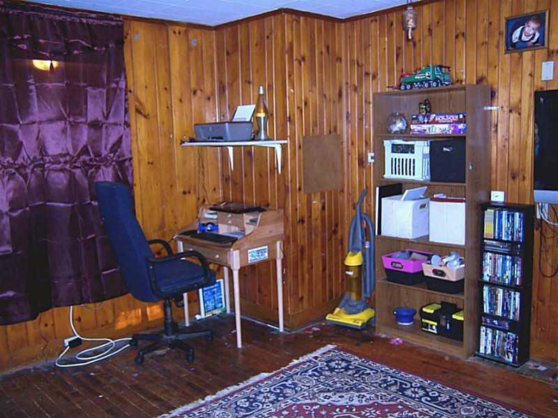 24 Herrick Road Belfast, ME 04915 - Photo 14 of 19 Family Room.