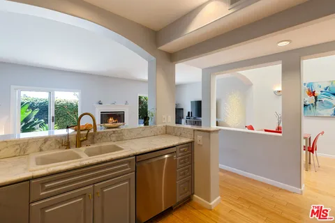 $1,699,999 | 6435 Zumirez Drive, Unit 14, Malibu, CA 90265