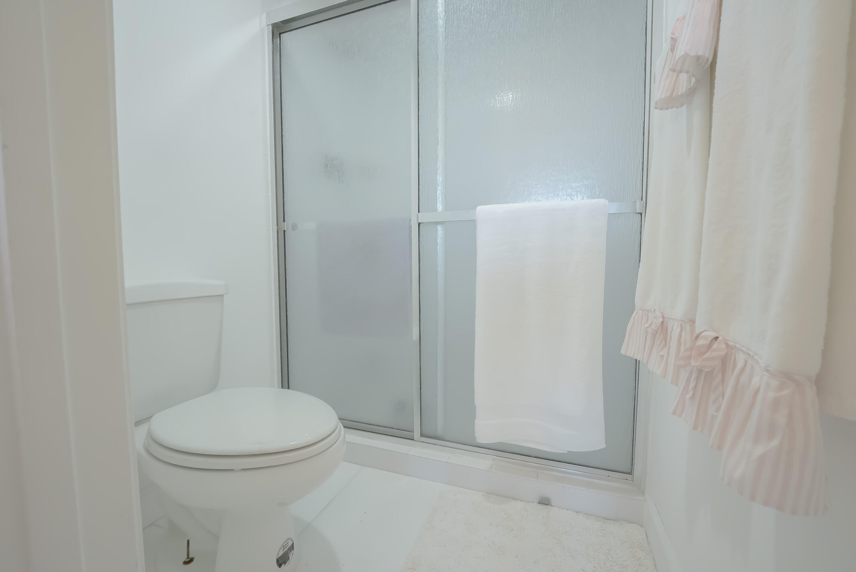 336 Golfview Road, Unit 203 North Palm Beach, FL 33408 - Photo 14 of 43 Primary Bath