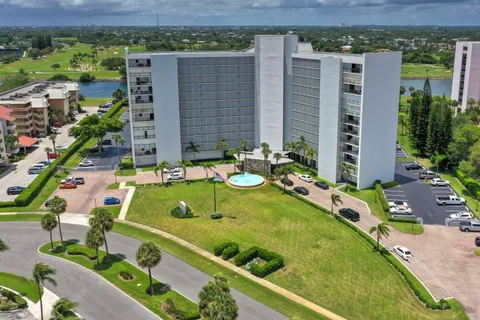 $235,000 | 336 Golfview Road, Unit 203, North Palm Beach, FL 33408