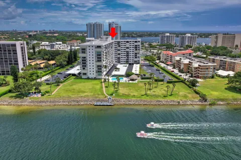 $235,000 | 336 Golfview Road, Unit 203, North Palm Beach, FL 33408