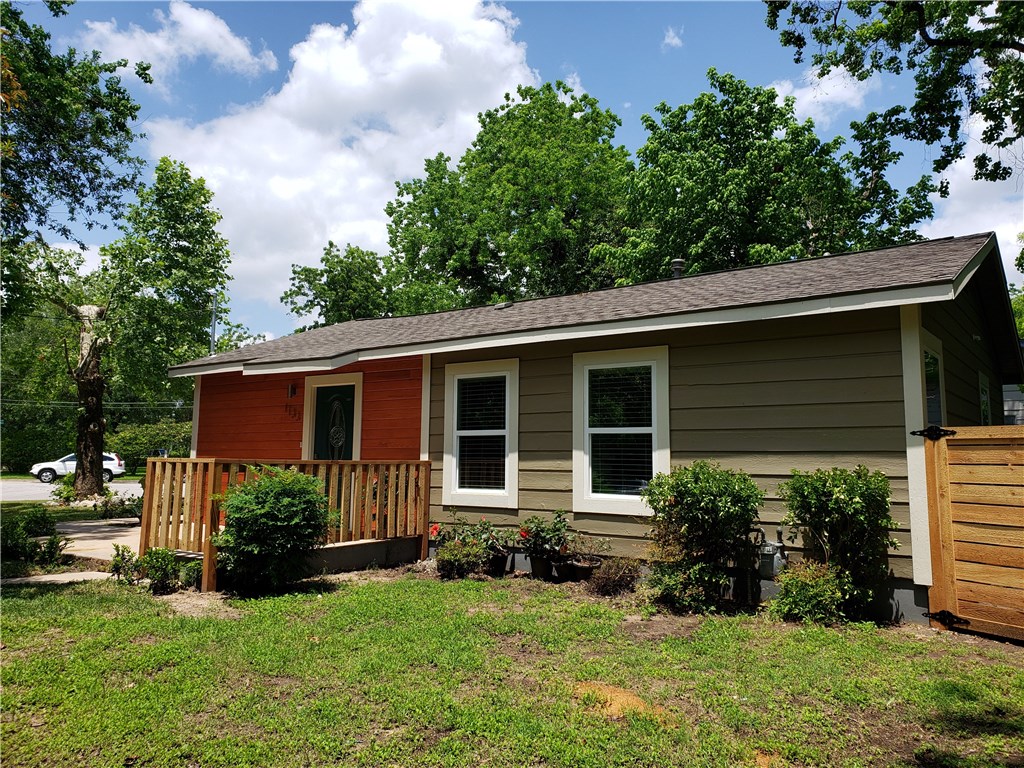 1133 Map Circle Austin, TX 78721 - Photo 1 of 1