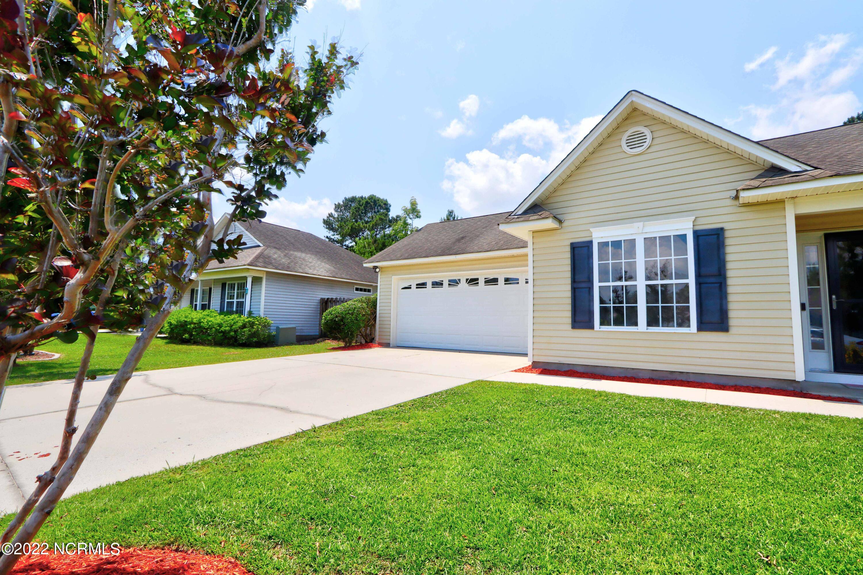 135 Watersfield Road Leland, NC 28451 - Photo 3 of 19 2 Car Garage