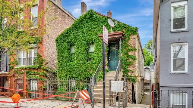 $649,900 | 1735 South Desplaines Street, Chicago, IL 60616