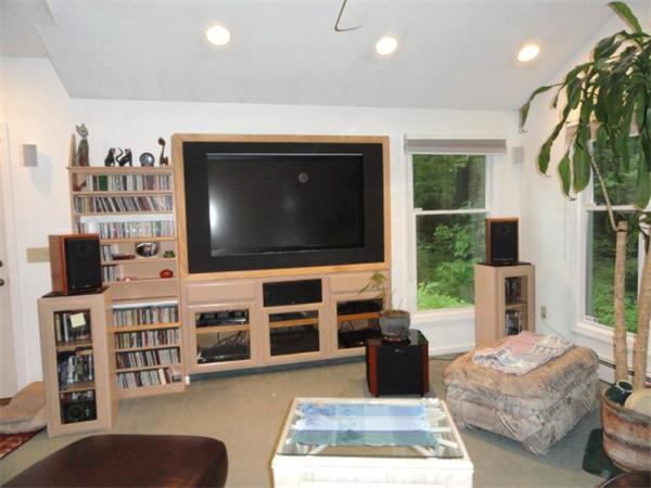 221 Arnold Road Sturbridge, MA 01518 - Photo 3 of 24 Gallery Image 3