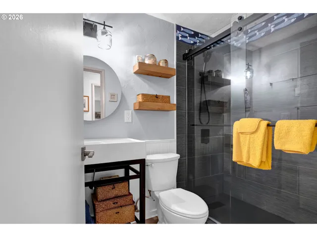 a bathroom with a toilet