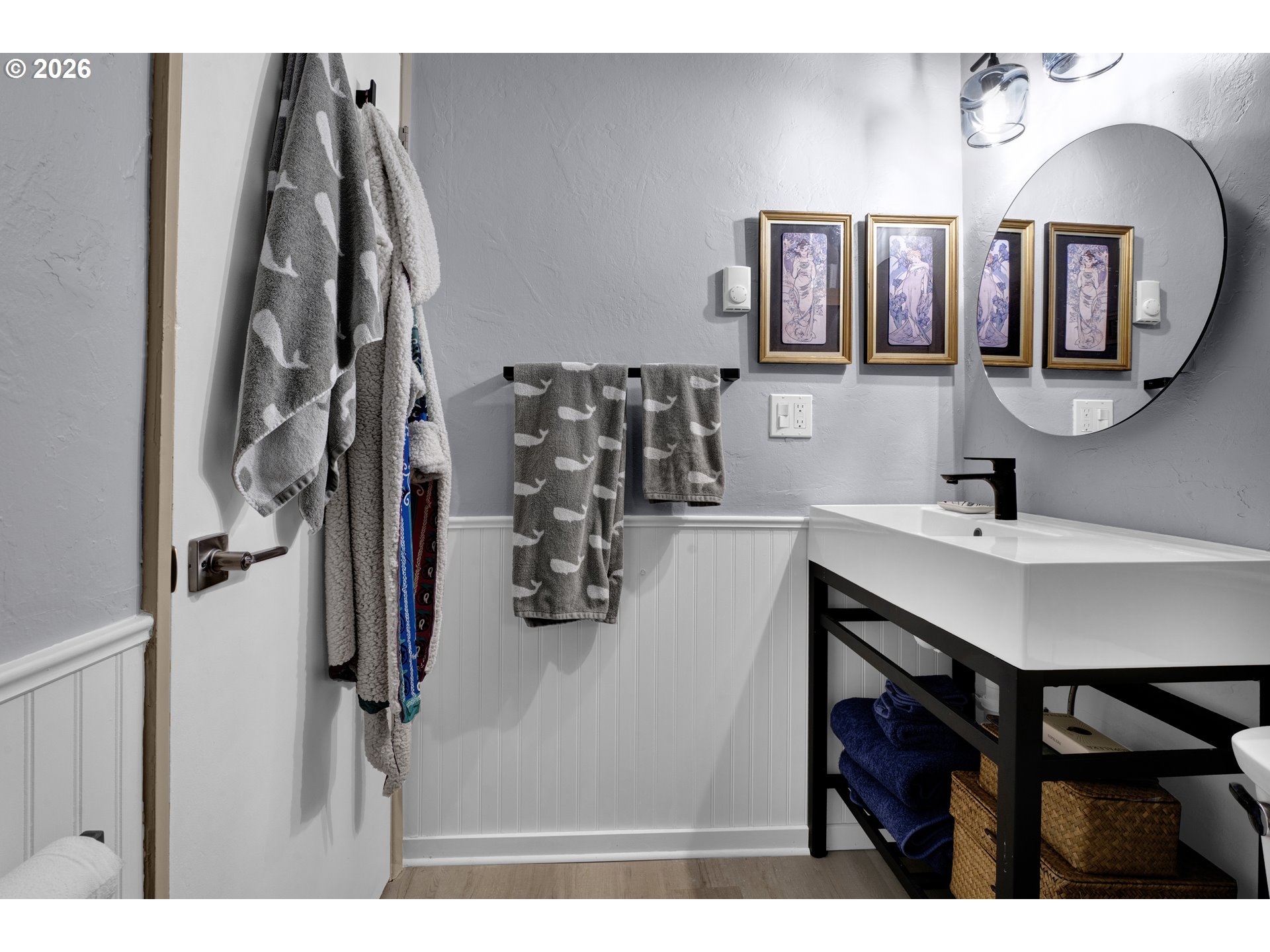 2060 20th Street Florence, OR 97439 - Photo 16 of 37 a bathroom with a sink vanity and mirror