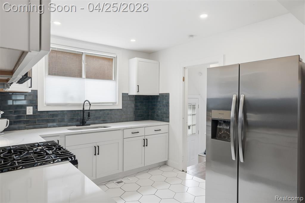 4612 Balfour Road Detroit, MI 48224 - Photo 12 of 48
