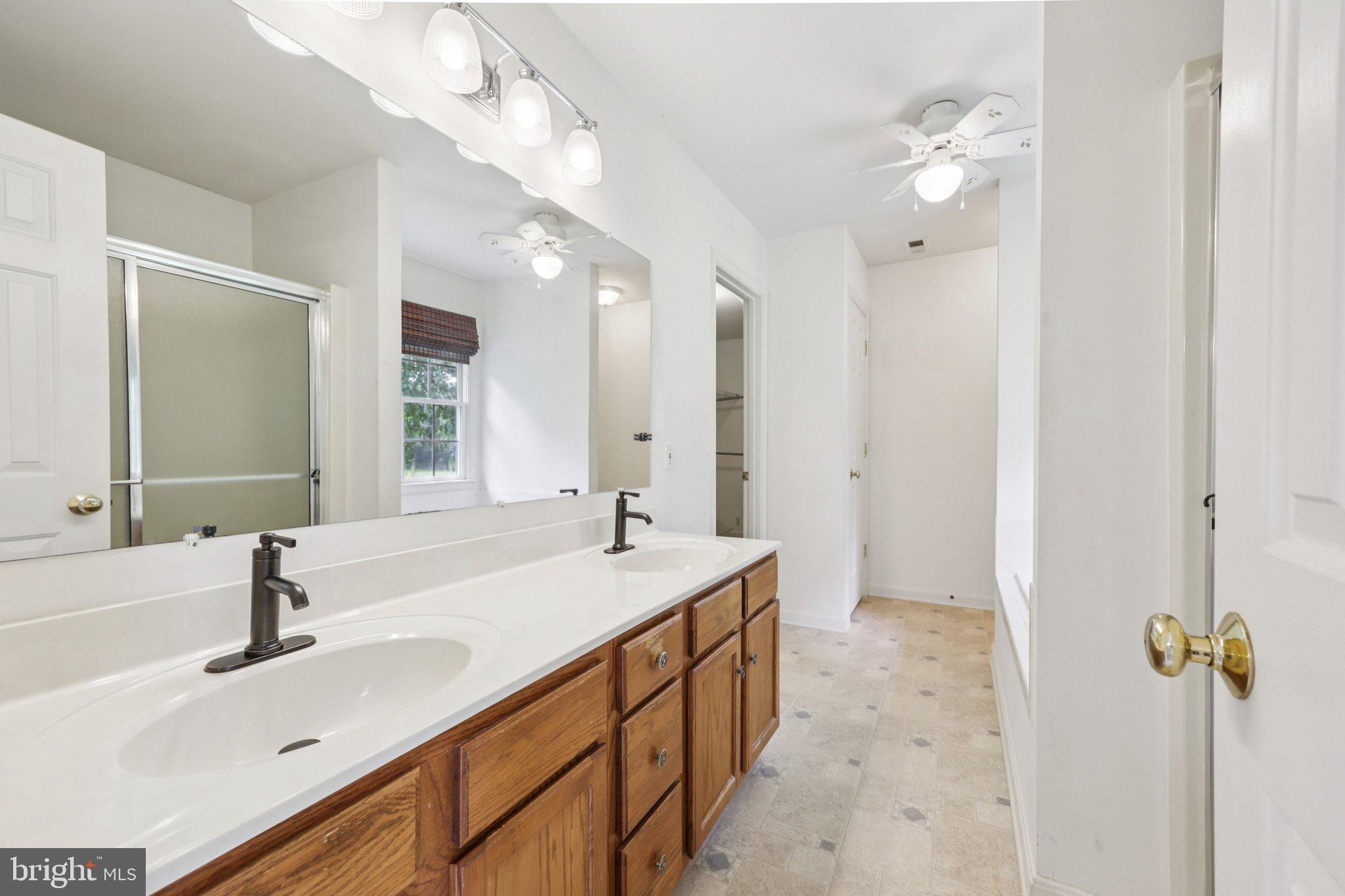 11607 River Meadows Way Fredericksburg, VA 22408 - Photo 37 of 67 Primary Bath