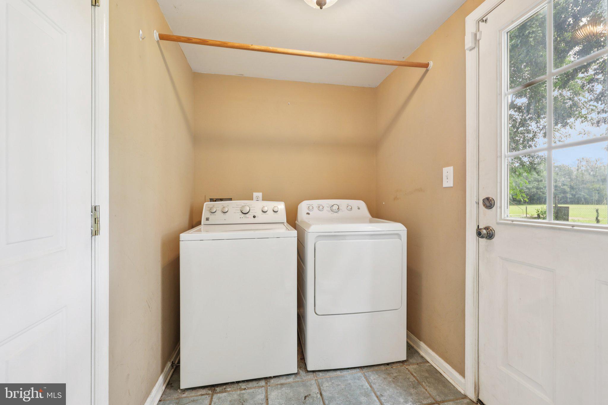 11607 River Meadows Way Fredericksburg, VA 22408 - Photo 55 of 67 a utility room with dryer and washer