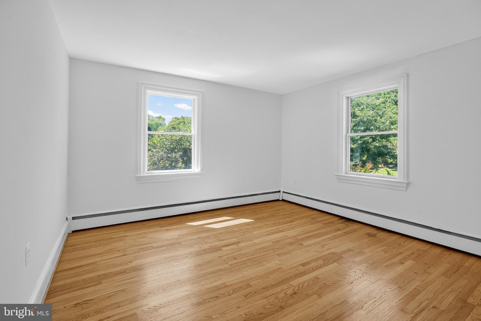 241 Edwards Ferry Road Northeast Leesburg, VA 20176 - Photo 23 of 27 Bright and airy blank canvas awaits.