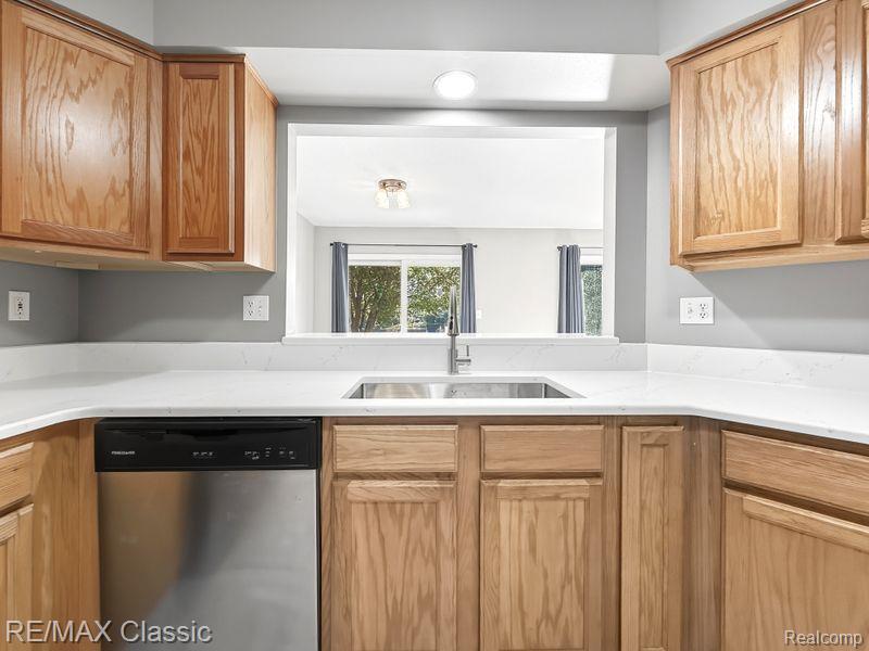 27820 Reo Road Grosse Ile, MI 48138 - Photo 13 of 45