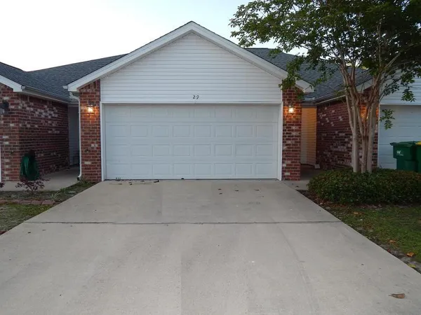 $1,700 | 29 East Ln Drive, Mary Esther, FL 32569