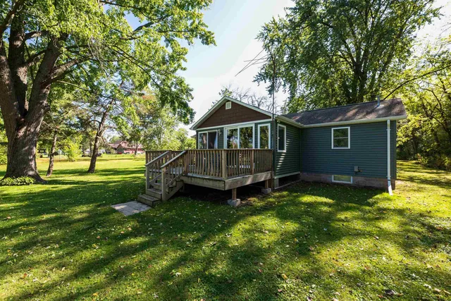 $325,000 | 8096 Channel Lane, Omro, WI 54963