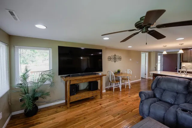 $325,000 | 8096 Channel Lane, Omro, WI 54963