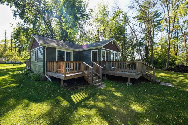 $325,000 | 8096 Channel Lane, Omro, WI 54963