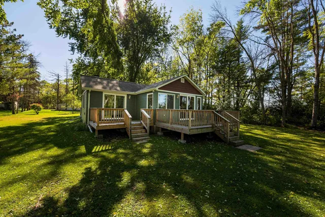 $325,000 | 8096 Channel Lane, Omro, WI 54963