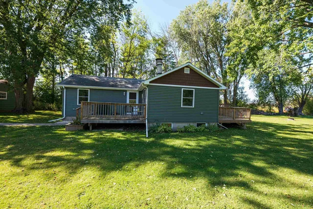 $325,000 | 8096 Channel Lane, Omro, WI 54963