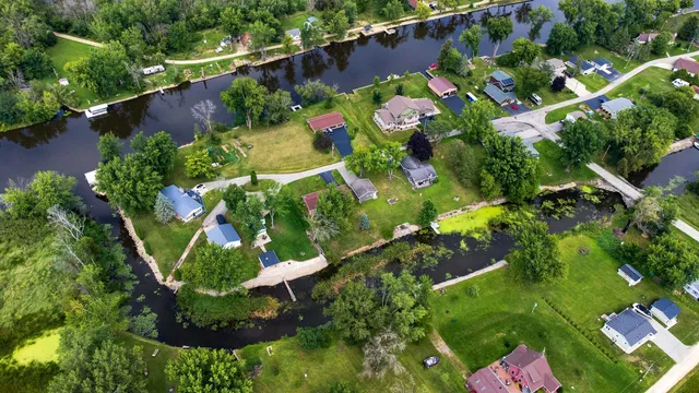 $325,000 | 8096 Channel Lane, Omro, WI 54963