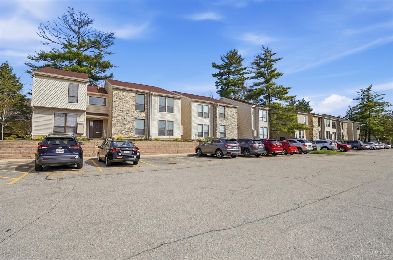 7274 East Galbraith Road, Unit C Cincinnati, OH 45243 - Photo 3 of 45