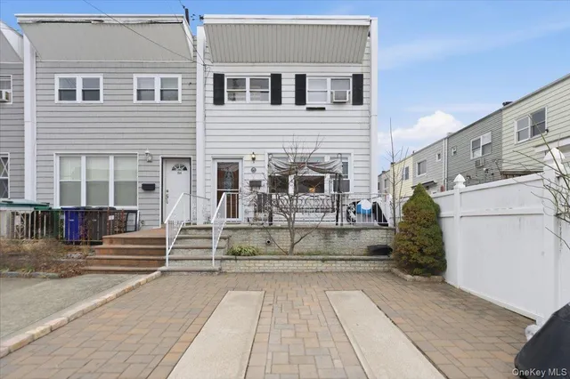 a view of entrance gate of the house
