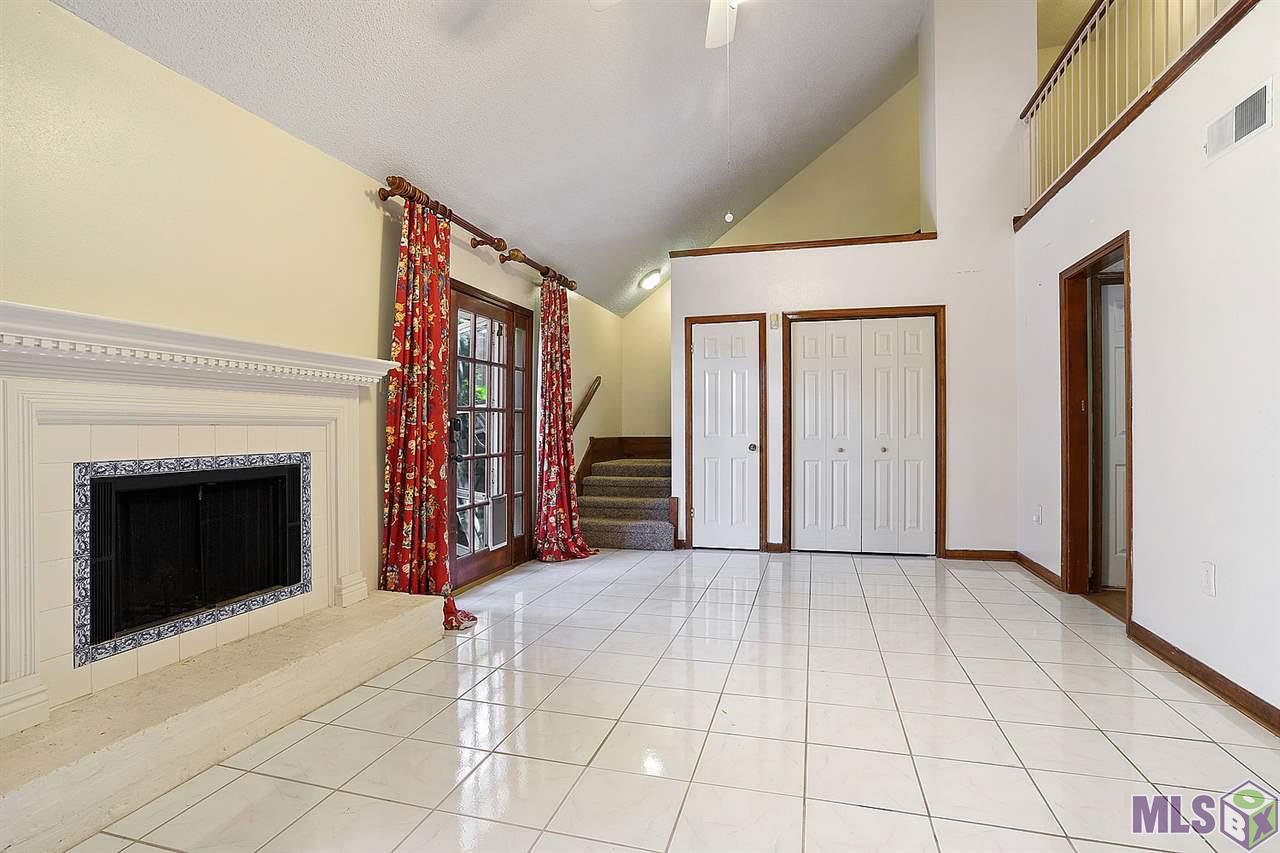 2068 Michel Delving Road Baton Rouge, LA 70810 - Photo 2 of 15 Living Area
