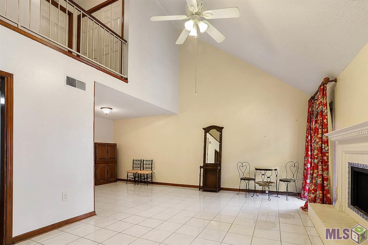 2068 Michel Delving Road Baton Rouge, LA 70810 - Photo 3 of 15 Living Area