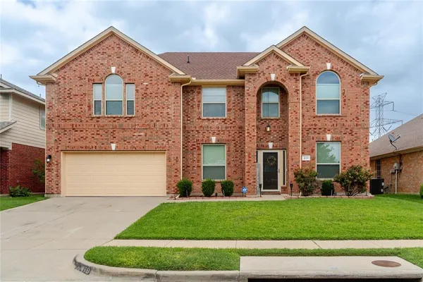 $450,000 | 419 Kingfisher Lane, Arlington, TX 76002