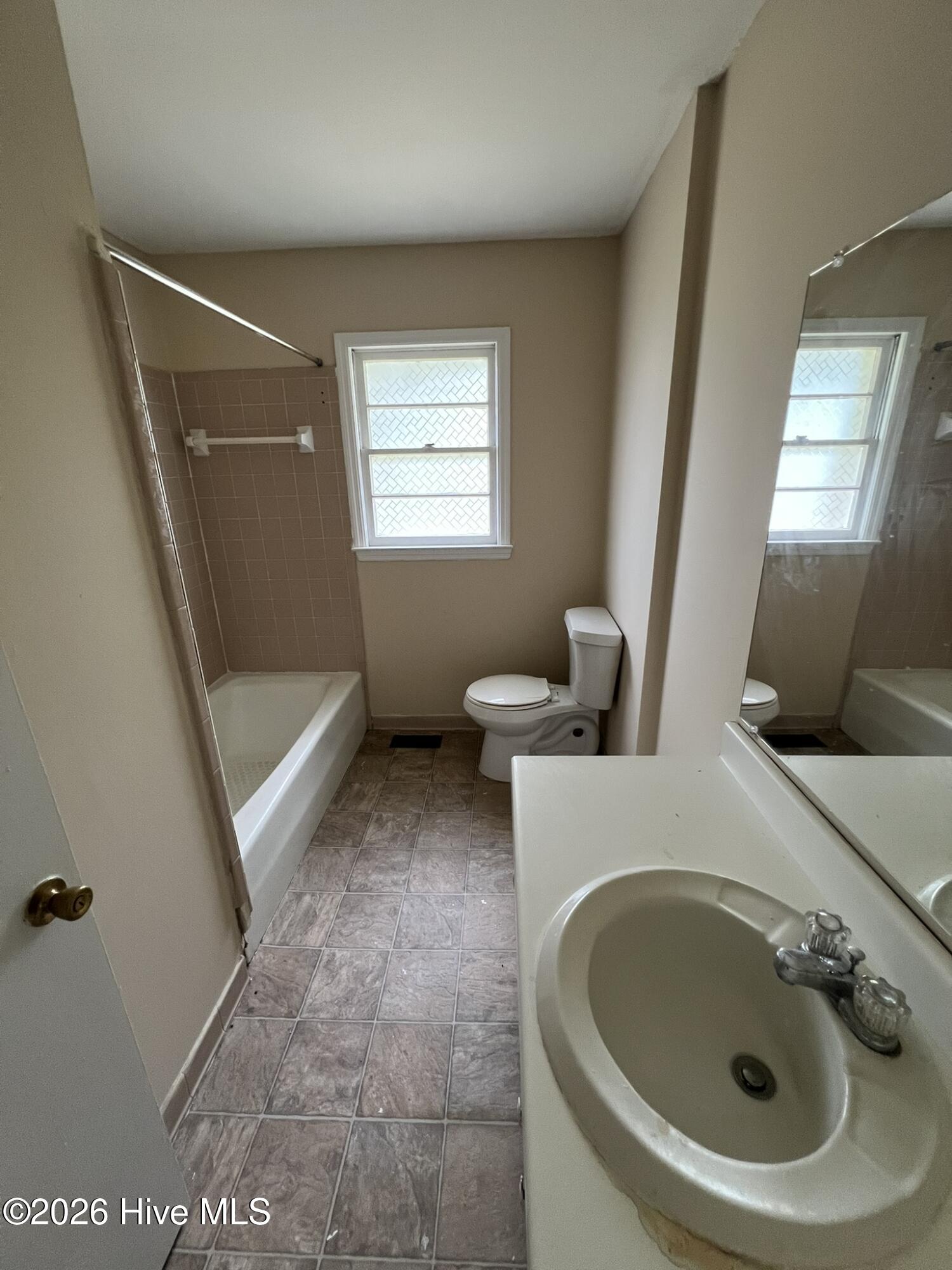 809 Fox Street Elizabethtown, NC 28337 - Photo 6 of 11 Bath